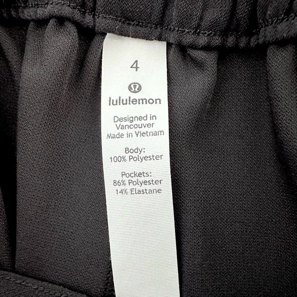 NWT Lululemon Noir Crop- Black SZ 4 - Picture 11 of 13